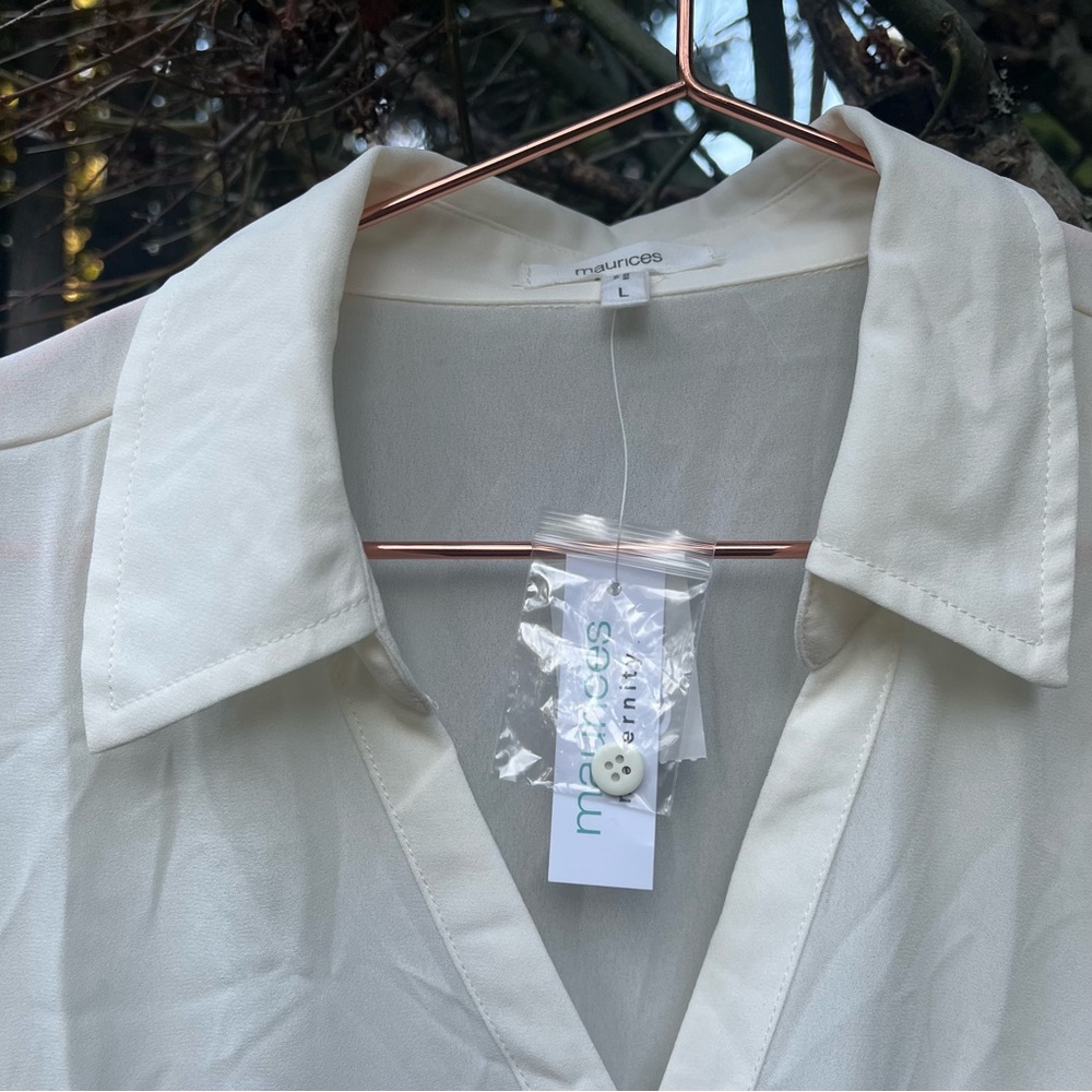 🤍 Flowy White Maternity Button-Down Blouse – Light, Airy & Bump-Friendly 🤍 - Picture 3 of 6
